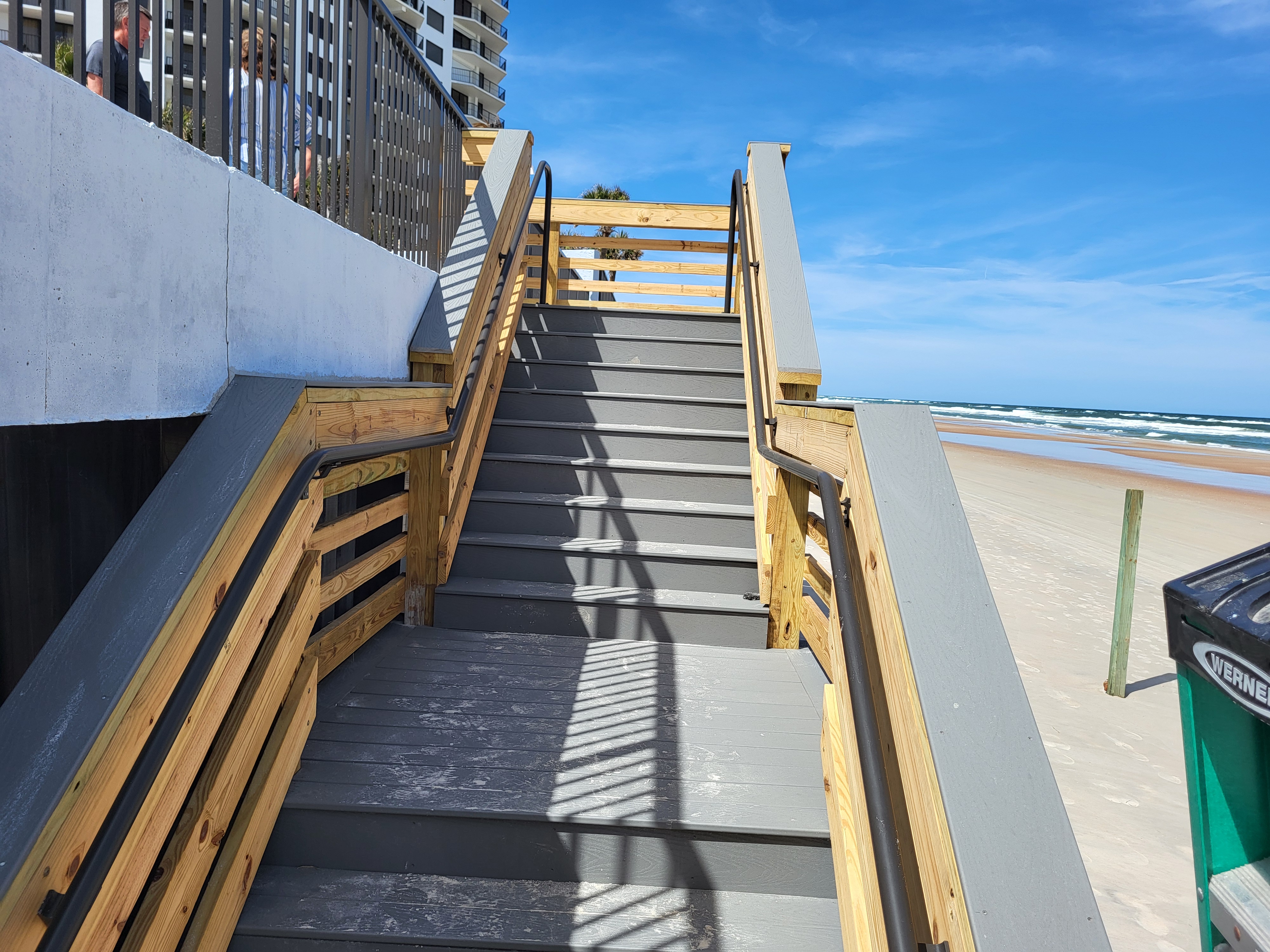 Special cool finish on risers.