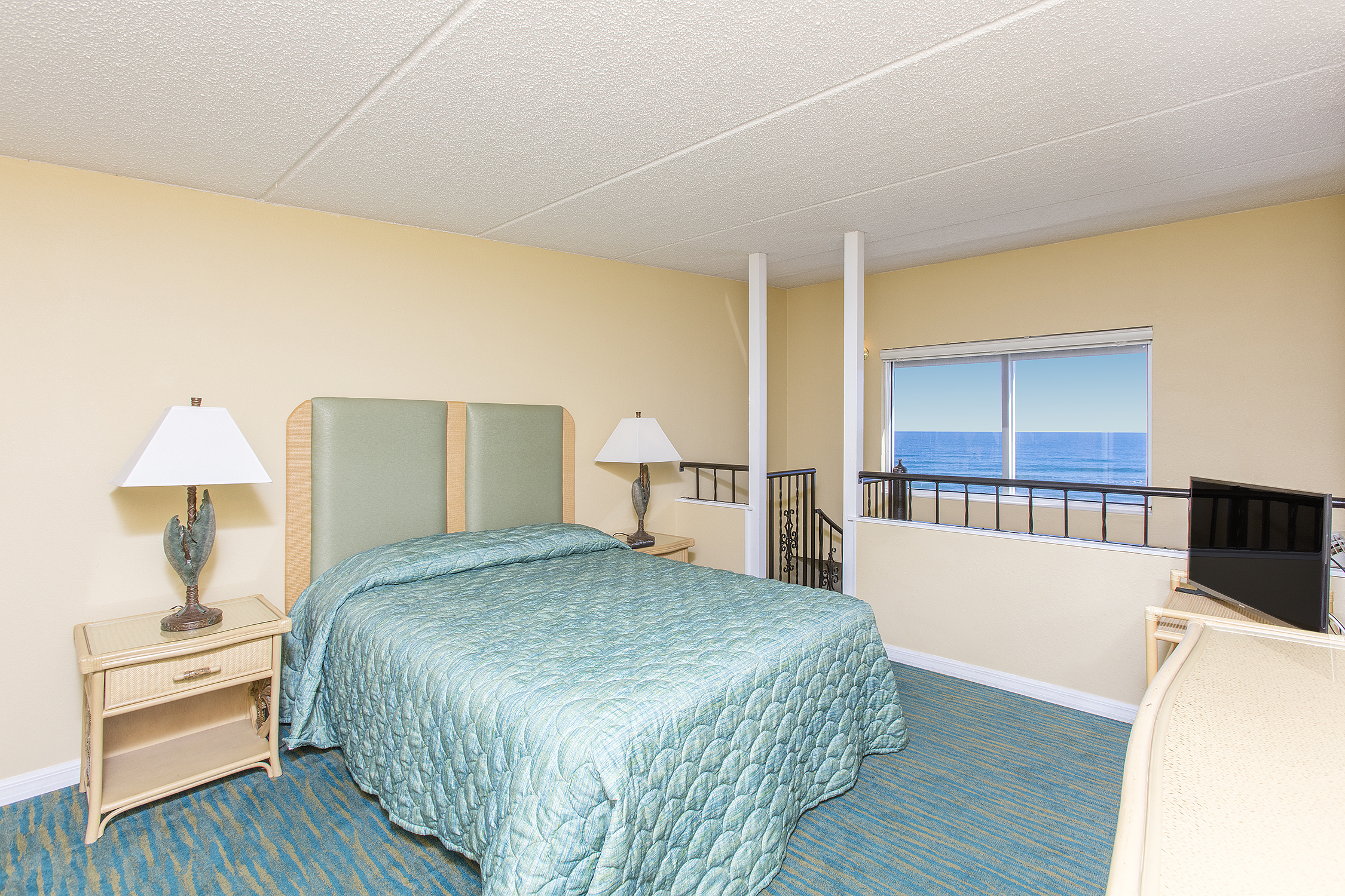 BEDROOM WITH OCEAN VIEW
